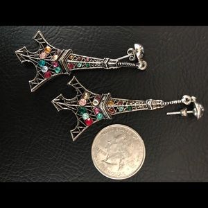 Eiffel tower earning new